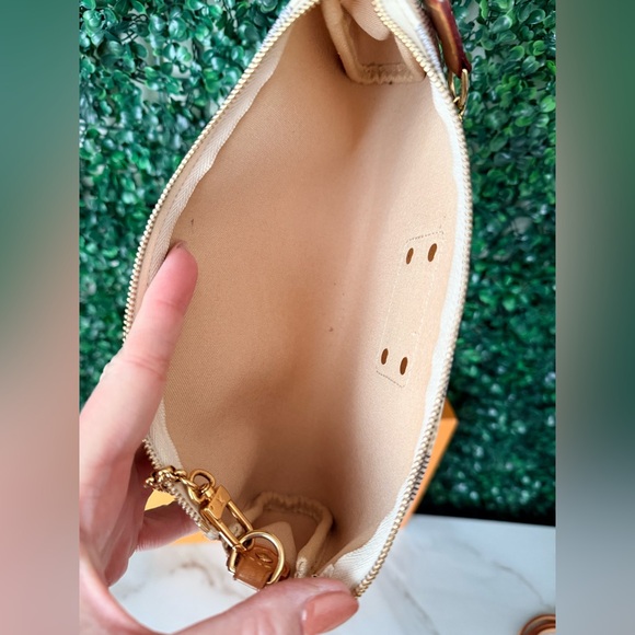 Louis Vuitton Damier Azur Eva Crossbody Bag Authentic Full Set with COA - Picture 10 of 15